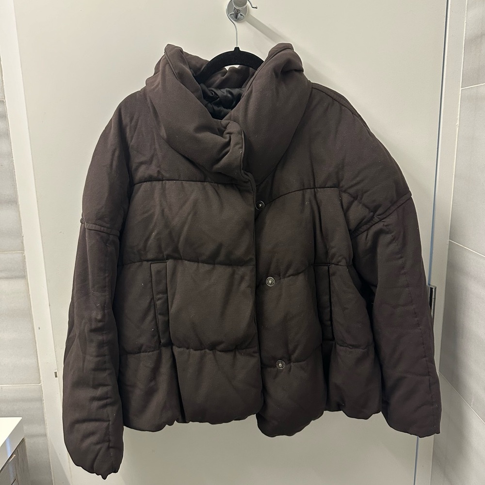 Theory puffer coat. Brown large